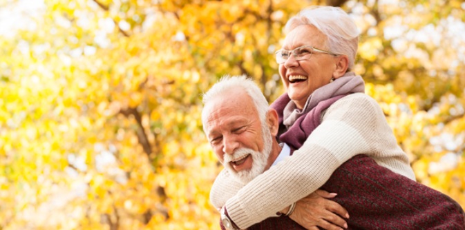 Implantes na Terceira Idade: O guia completo sobre segurança, saúde e qualidade de vida.